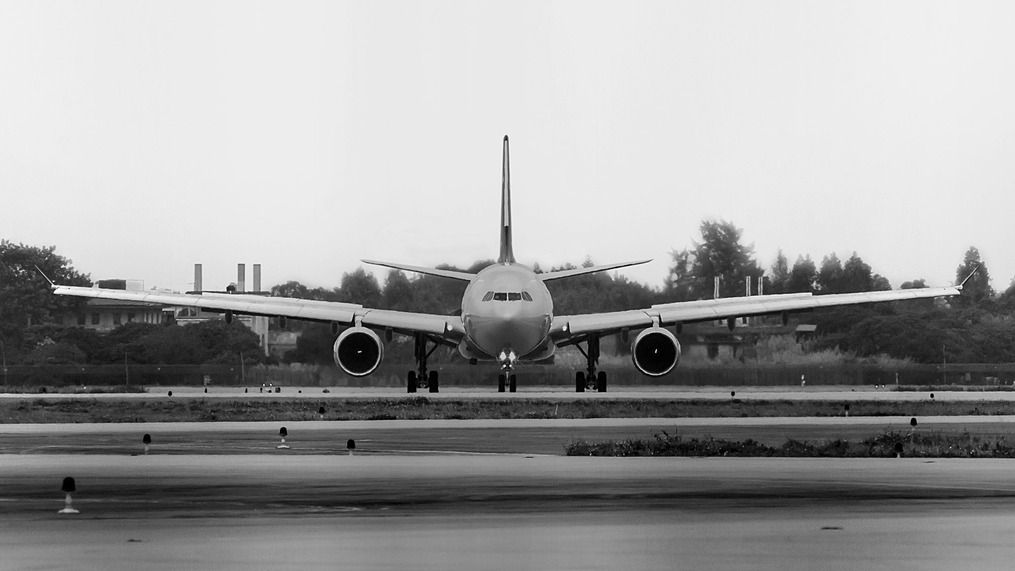 AF Nikkor 70-210mm f/4-5.6D sample photo. Ready to take off photography