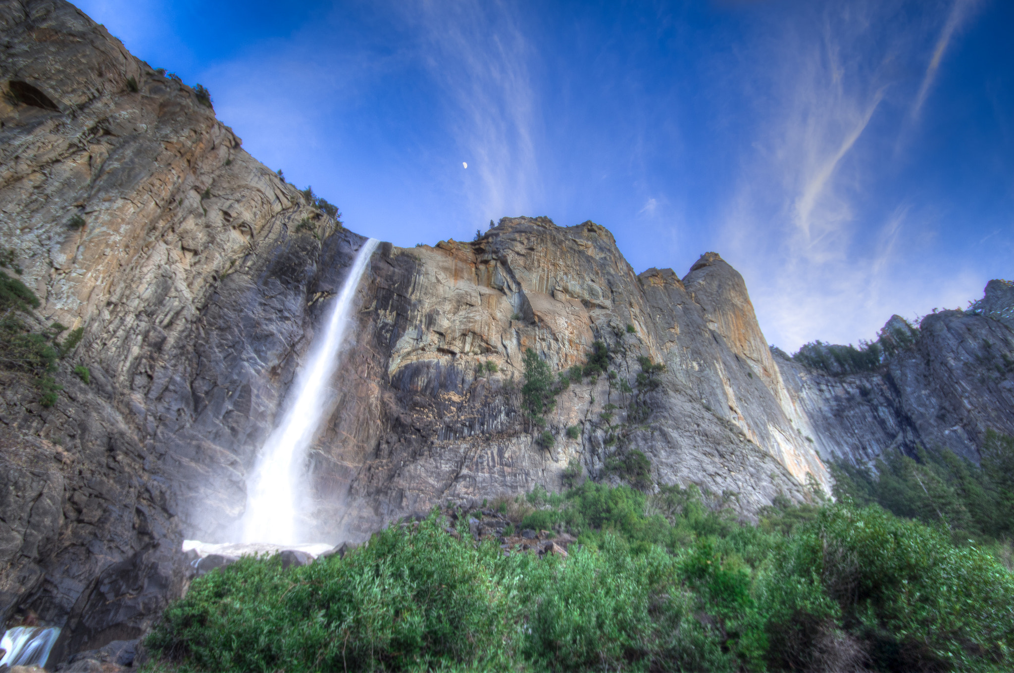 Canon EOS 700D (EOS Rebel T5i / EOS Kiss X7i) + Sigma 10-20mm F4-5.6 EX DC HSM sample photo. Bridalveil photography