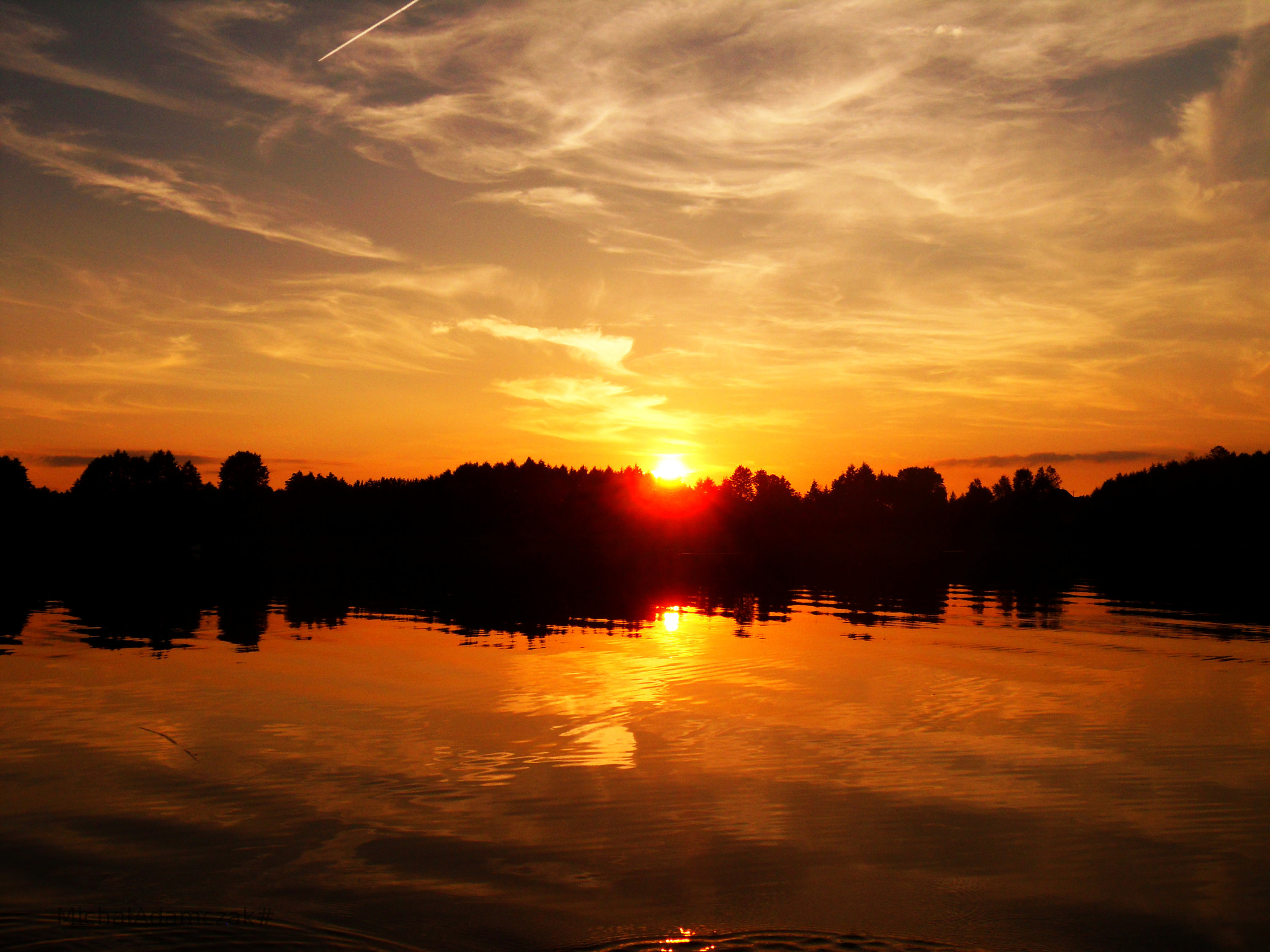 Samsung WB550, WB560 / VLUU WB550 /  HZ15W sample photo. Sunset over the lake photography