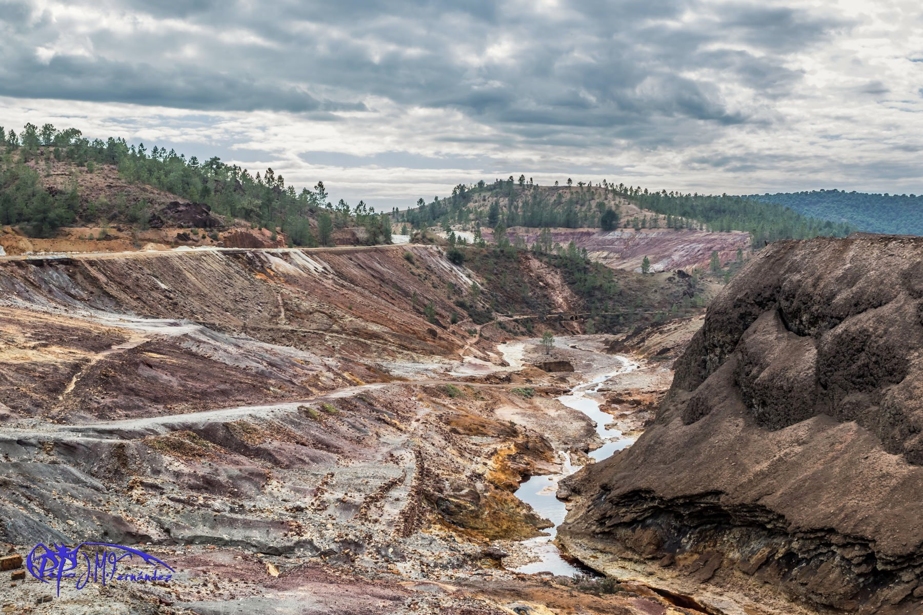 Canon EF 28mm F2.8 sample photo. El rio tinto por zarandas. minas de riotinto. photography