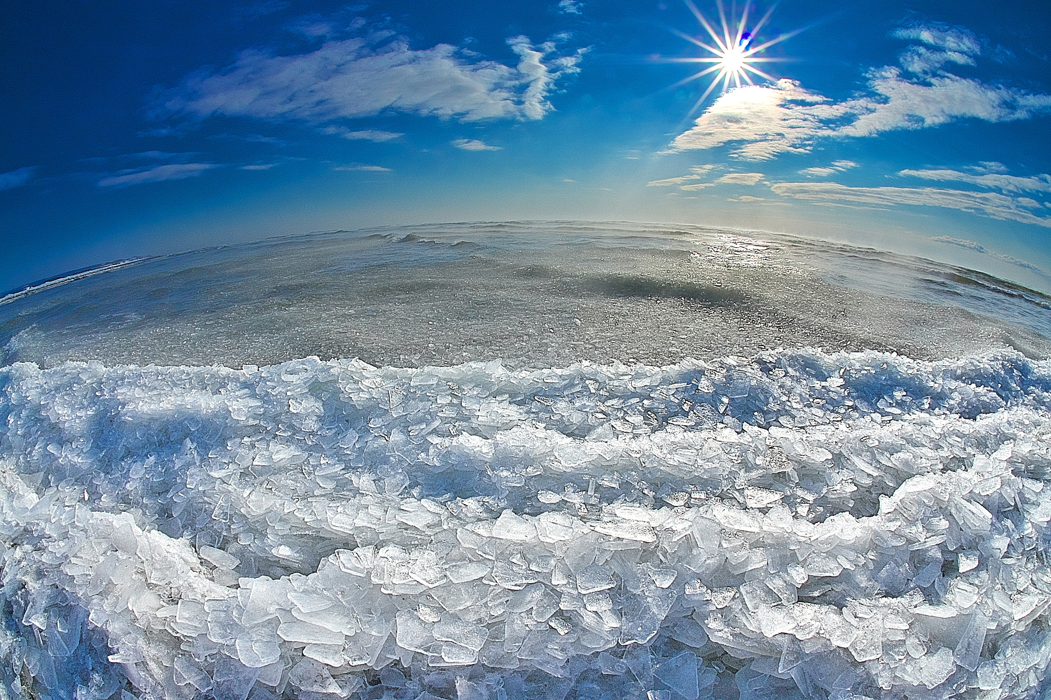 Sony Alpha DSLR-A550 + 10mm F2.8 sample photo. Icy attraction photography