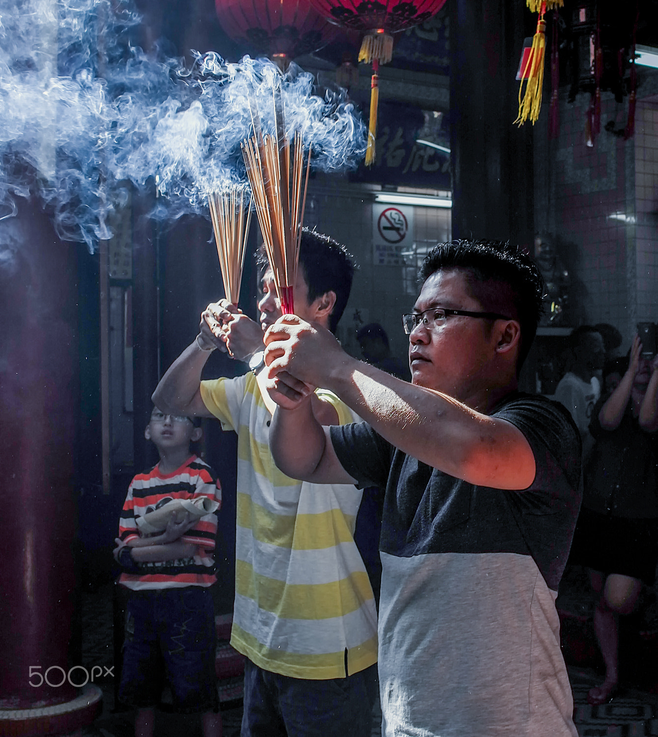 Summicron T 1:2 23 ASPH. sample photo. Chinese pray photography