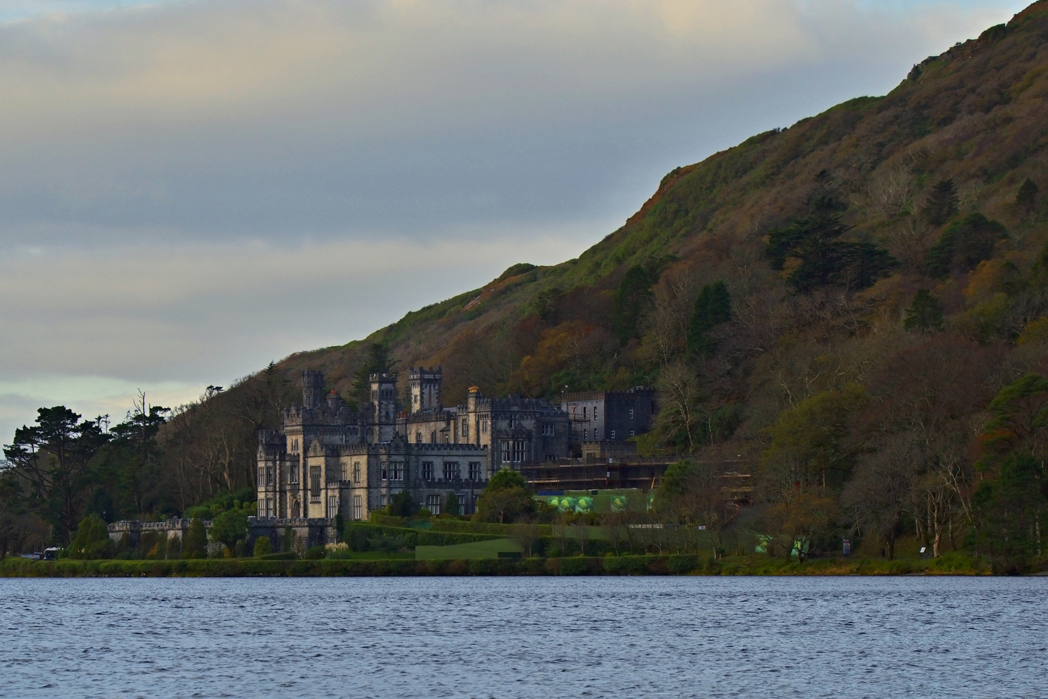 Nikon D3200 + 18.00 - 55.00 mm f/3.5 - 5.6 sample photo. Kylemore abbey photography