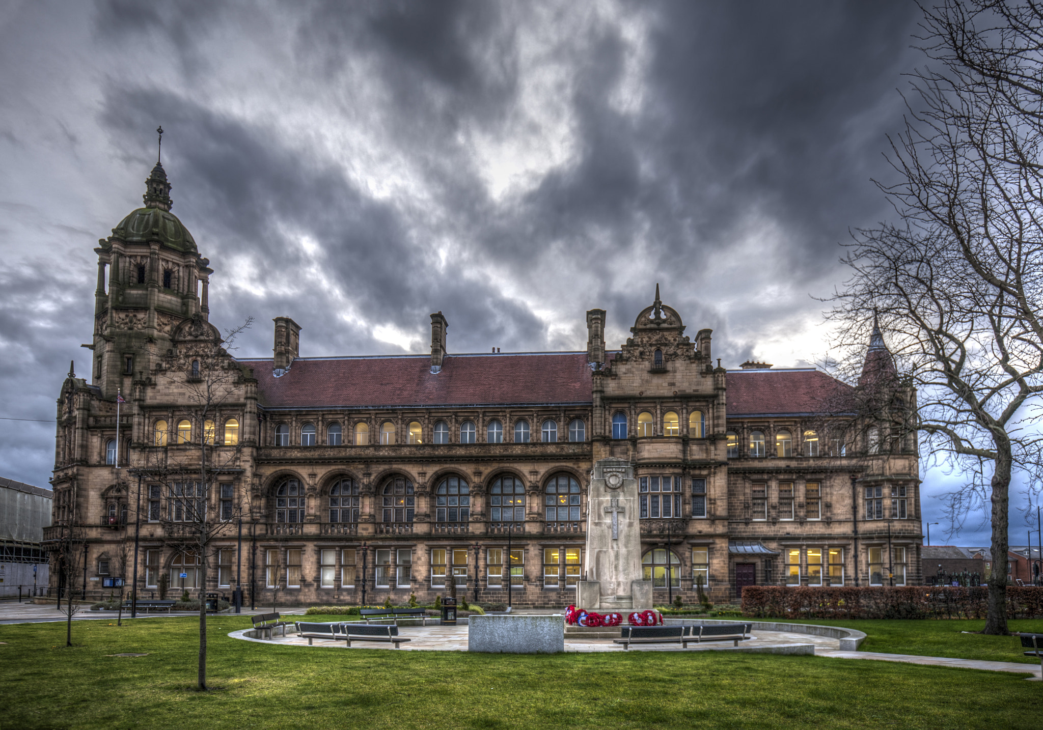 Canon EOS 5D + Canon EF 16-35mm F4L IS USM sample photo. County hall in wakefield. photography