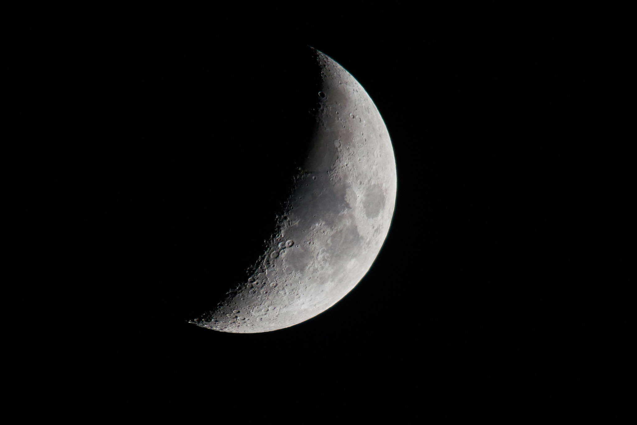 150-500mm F5-6.2 SSM OSS sample photo. Moon photography