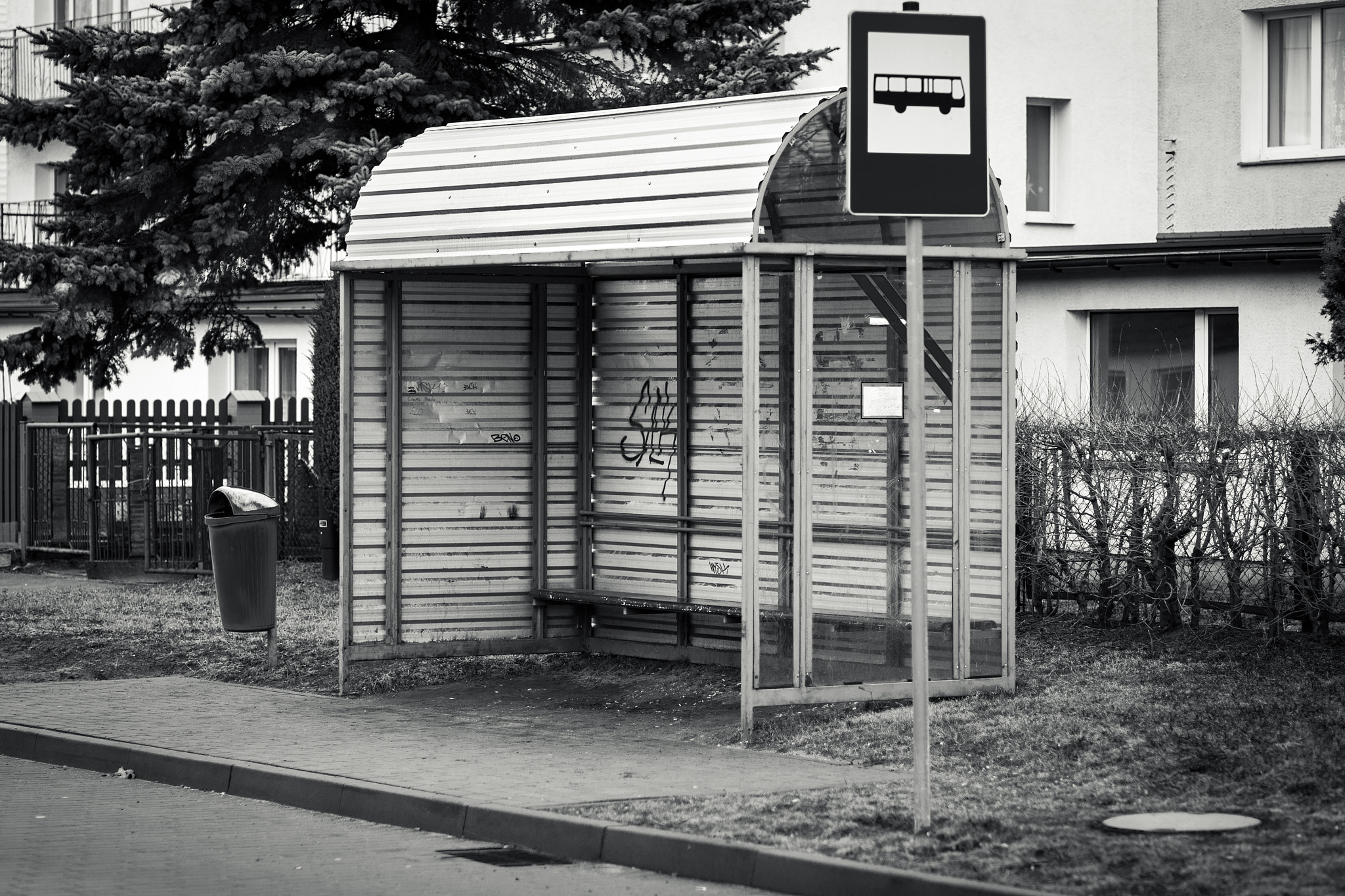 Canon EOS-1D Mark III sample photo. Bus stop in grzywowo photography