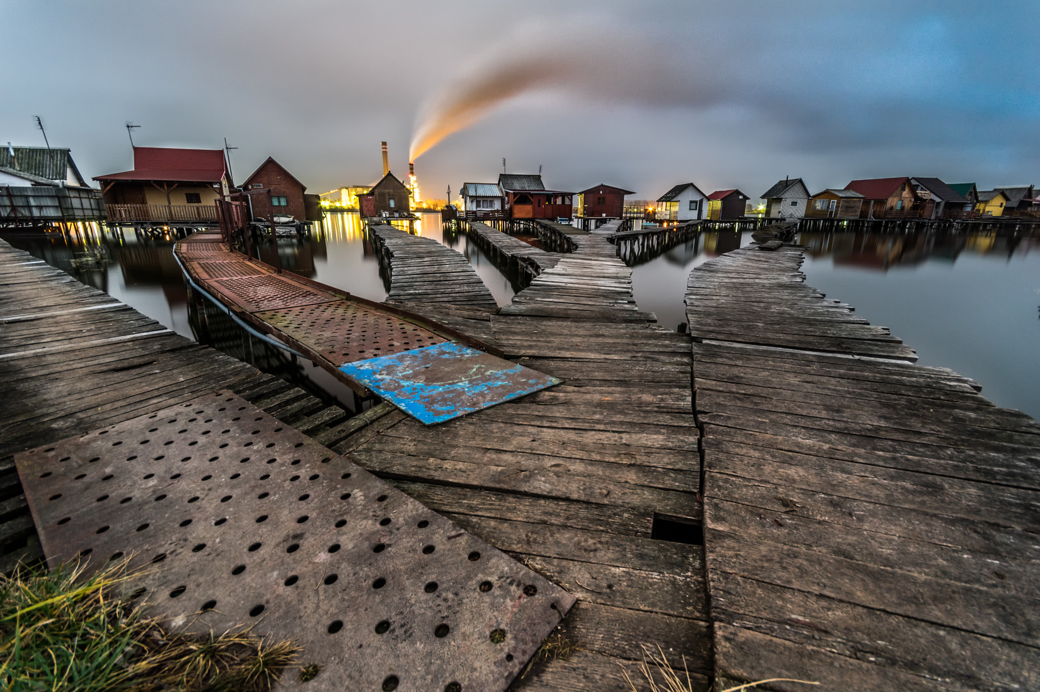 Sigma AF 10-20mm F4-5.6 EX DC sample photo. Smokestack over bokod photography
