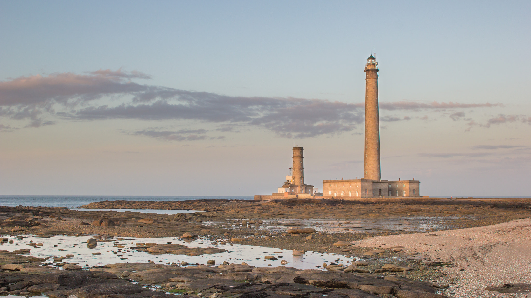 Canon EOS 60D + EF28-70mm f/2.8L USM sample photo. Light house (brafleur france) photography