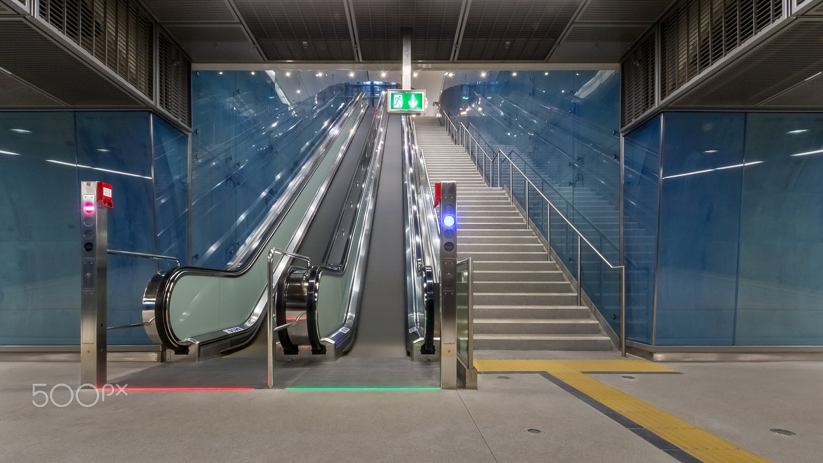 Sigma 8-16mm F4.5-5.6 DC HSM sample photo. [underground] photography