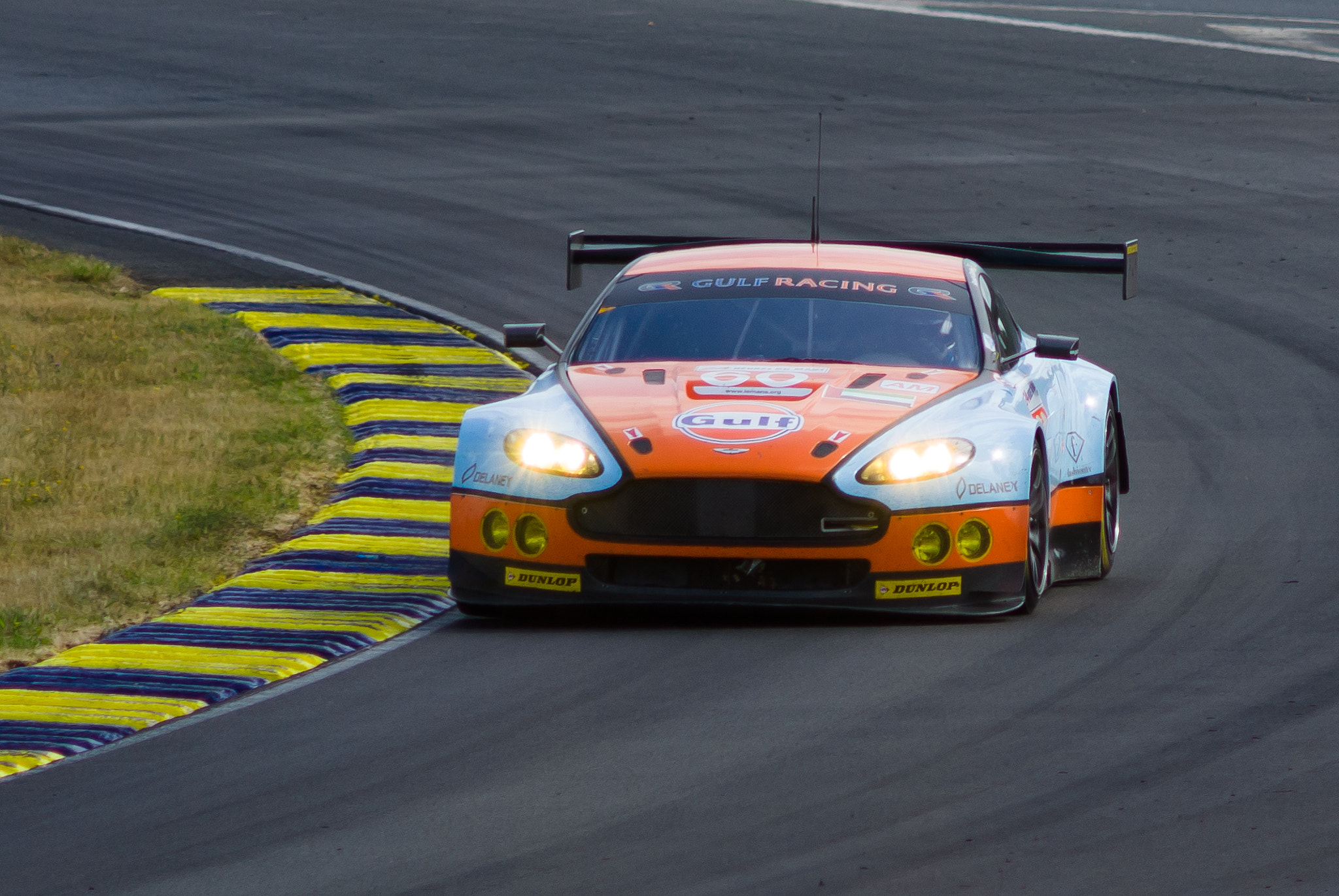Sony Alpha DSLR-A300 sample photo. Gulf amr aston martin v8 vantage gt2 photography