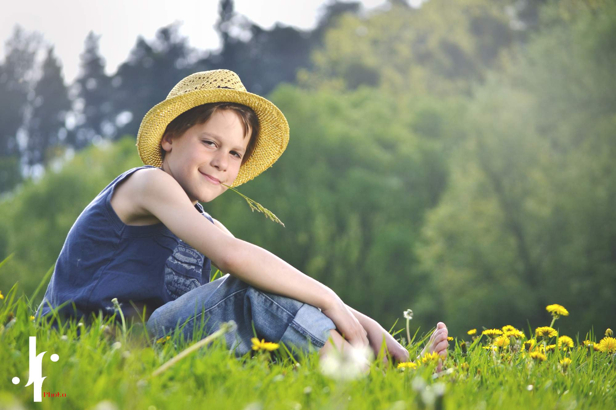 Nikon D3100 + Nikkor 500mm f/4 P ED IF sample photo. Relax in the grass photography