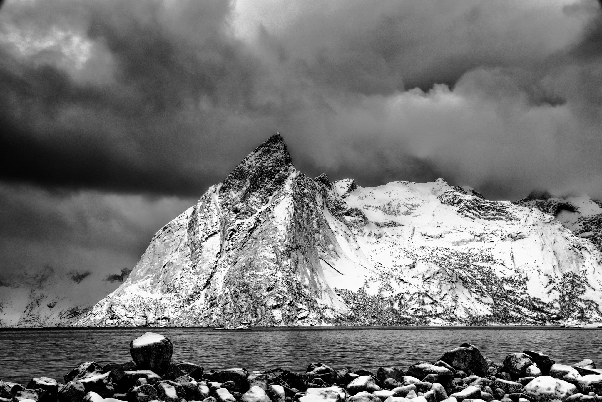 Sony FE PZ 28-135mm F4 G OSS sample photo. Norway photography