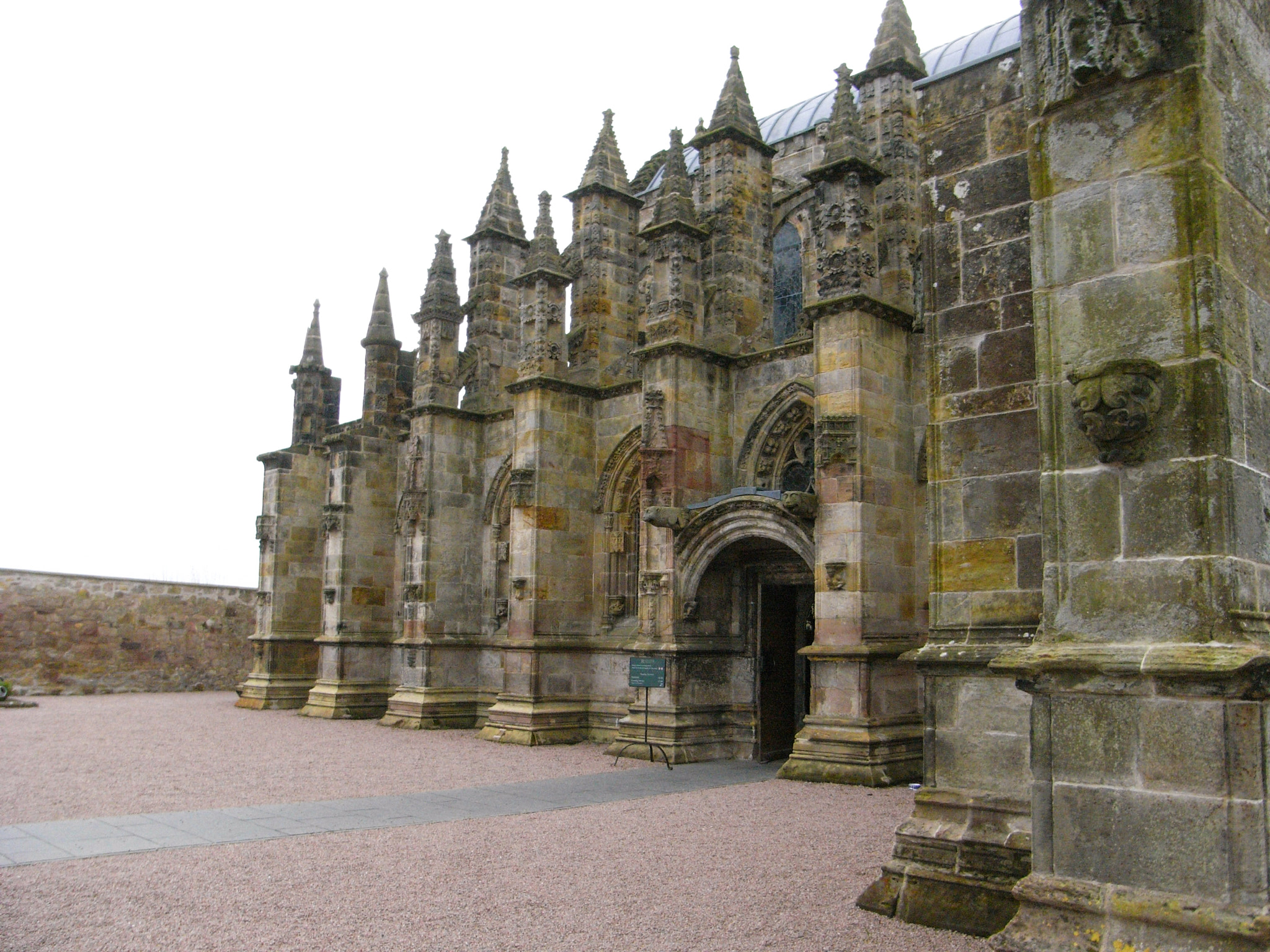 Ricoh Caplio R6 sample photo. Rosslyn chapel photography