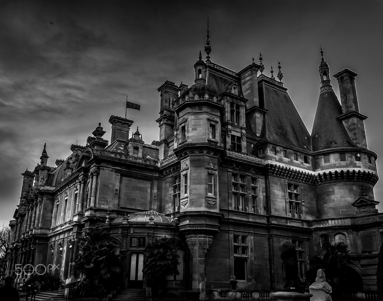 Canon EOS 50D + Sigma 18-50mm f/2.8 Macro sample photo. Waddesdon manor photography