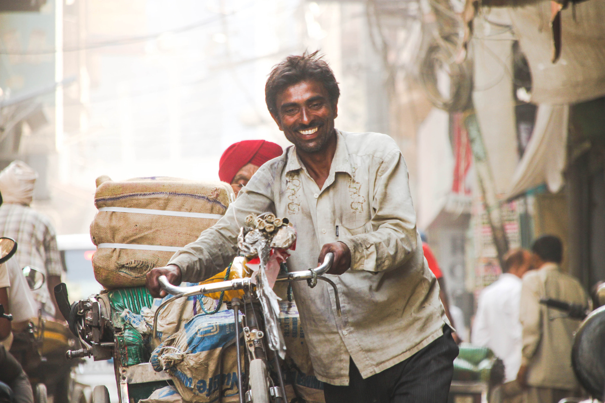 Sigma 18-200mm f/3.5-6.3 DC OS sample photo. Oficios india photography