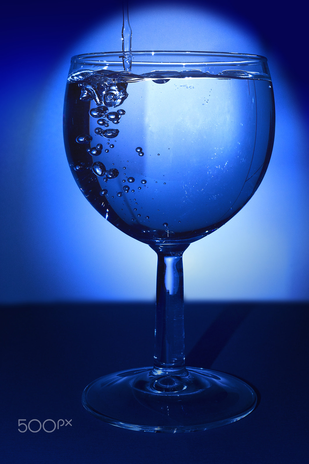 Sony ILCA-77M2 + Sony DT 35mm F1.8 SAM sample photo. Glass of water photography