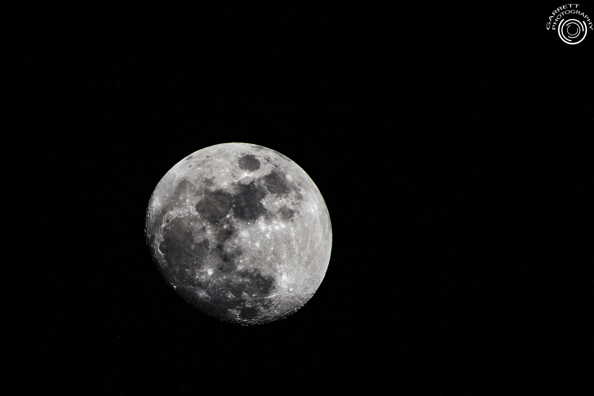 Tamron SP 35mm F1.8 Di VC USD sample photo. Sharp moon photography
