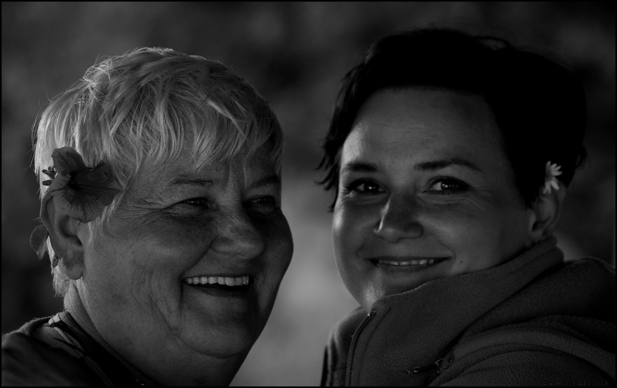 Sony Alpha DSLR-A350 + Sony DT 55-200mm F4-5.6 SAM sample photo. Mother and daughter. photography