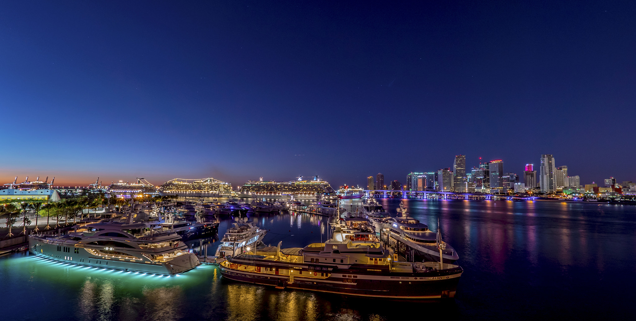 Panasonic Lumix DMC-GX8 + Olympus M.Zuiko Digital ED 7-14mm F2.8 PRO sample photo. Miami skyline photography