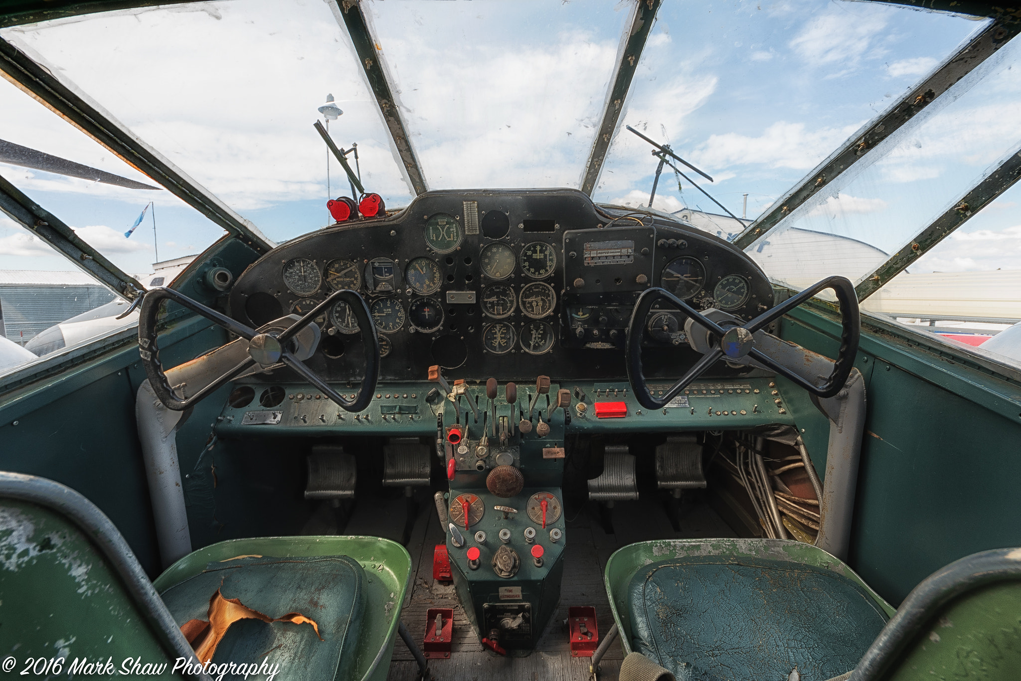 Sigma 10-20mm F4-5.6 EX DC HSM sample photo. Beechcraft 18 photography