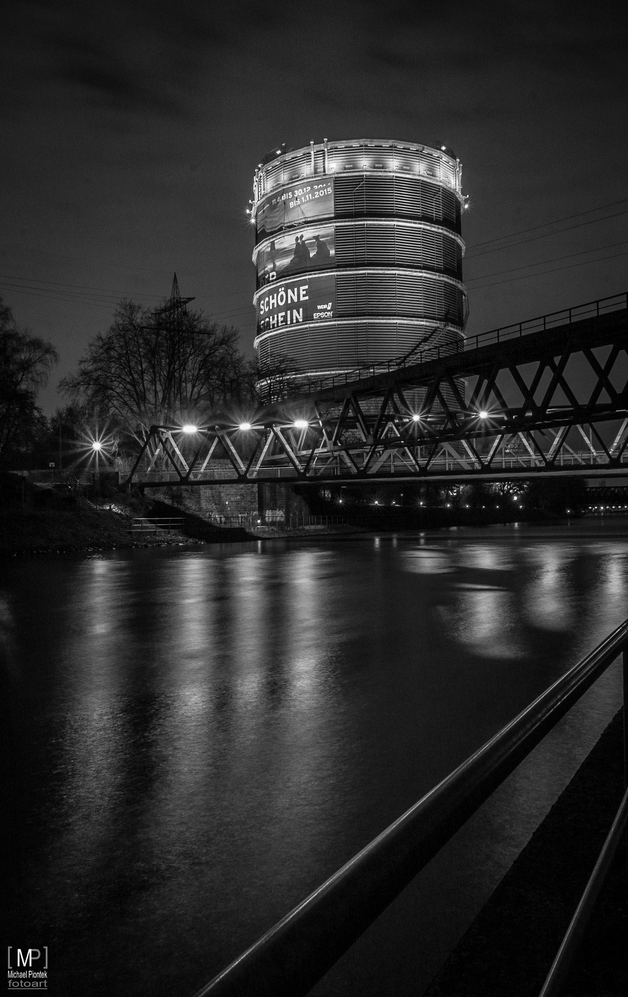 Nikon D50 + Sigma 18-50mm F3.5-5.6 DC sample photo. Gasometer photography