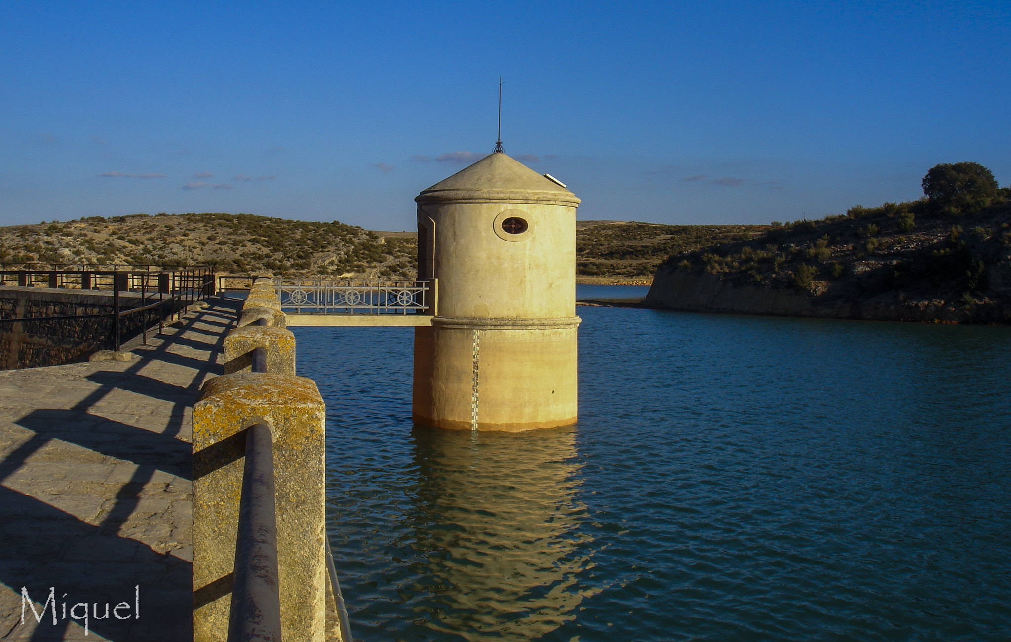 Sony DSC-T9 sample photo. Almansa photography