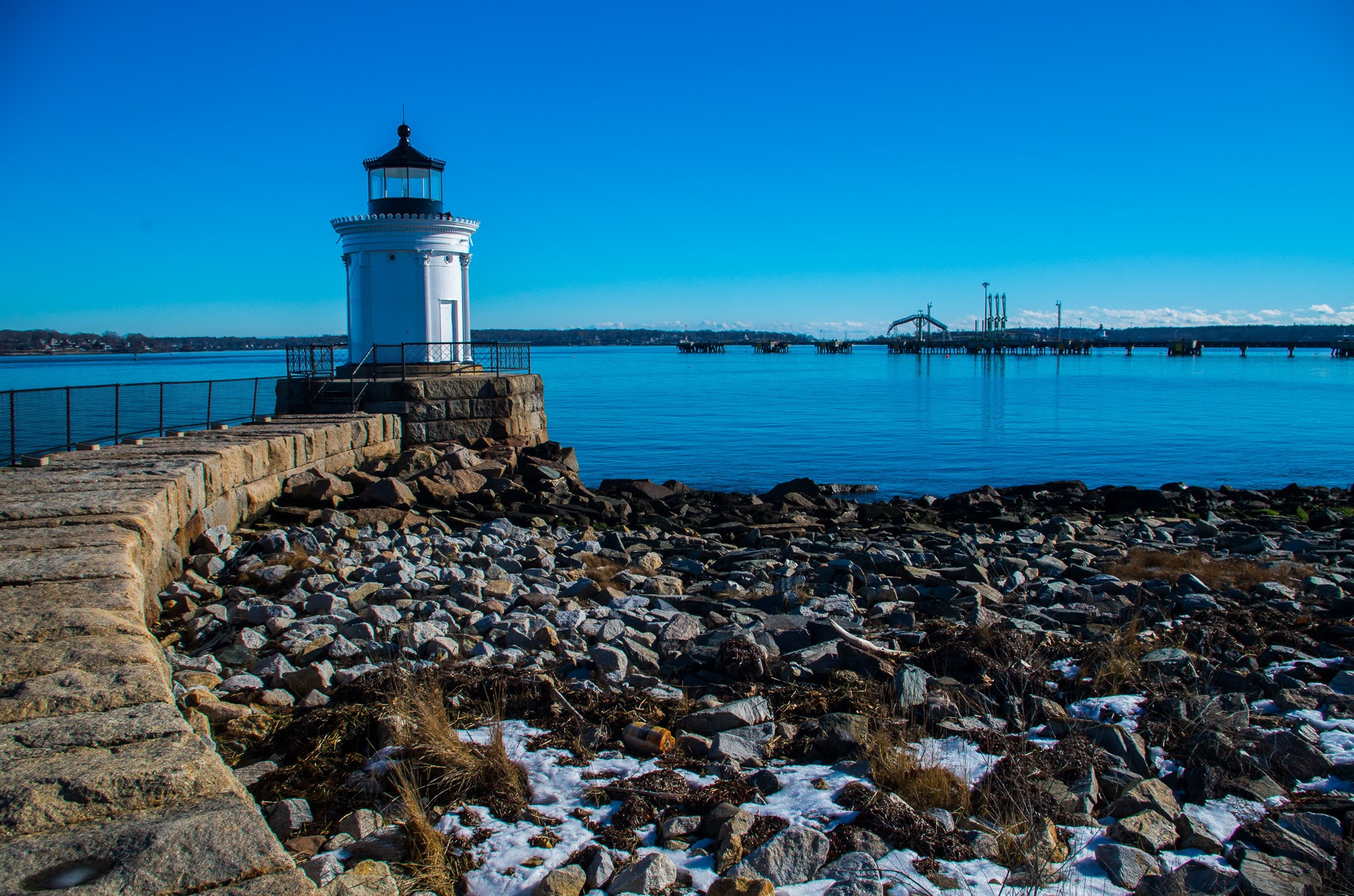 Pentax smc DA 18-55mm F3.5-5.6 AL sample photo. Portland bug light photography