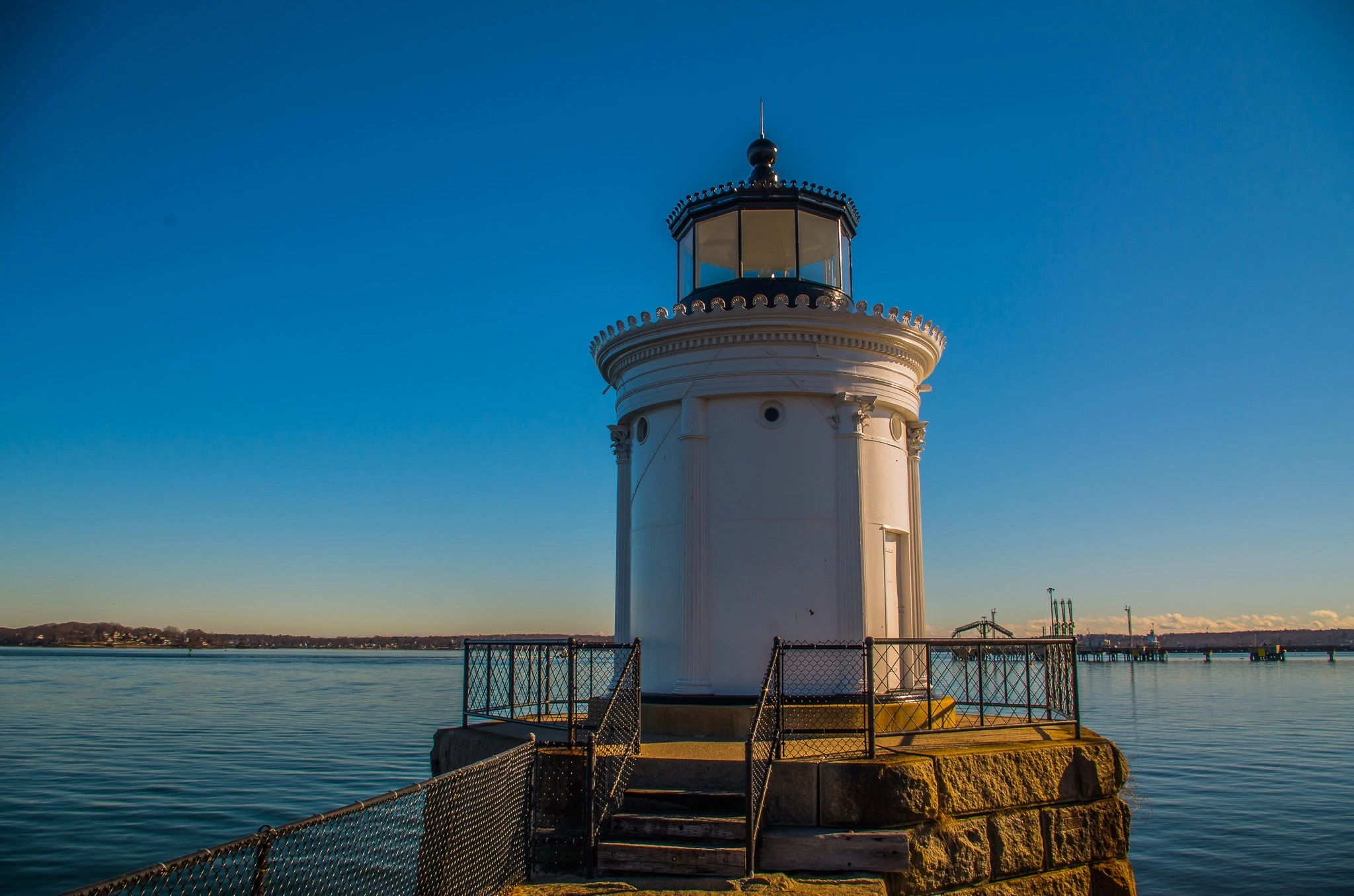 Pentax smc DA 18-55mm F3.5-5.6 AL sample photo. Portland bug light photography