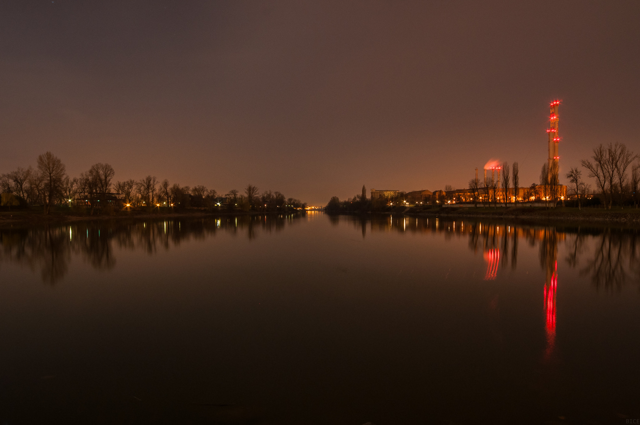Samyang 14mm F2.8 ED AS IF UMC sample photo. Reflection photography