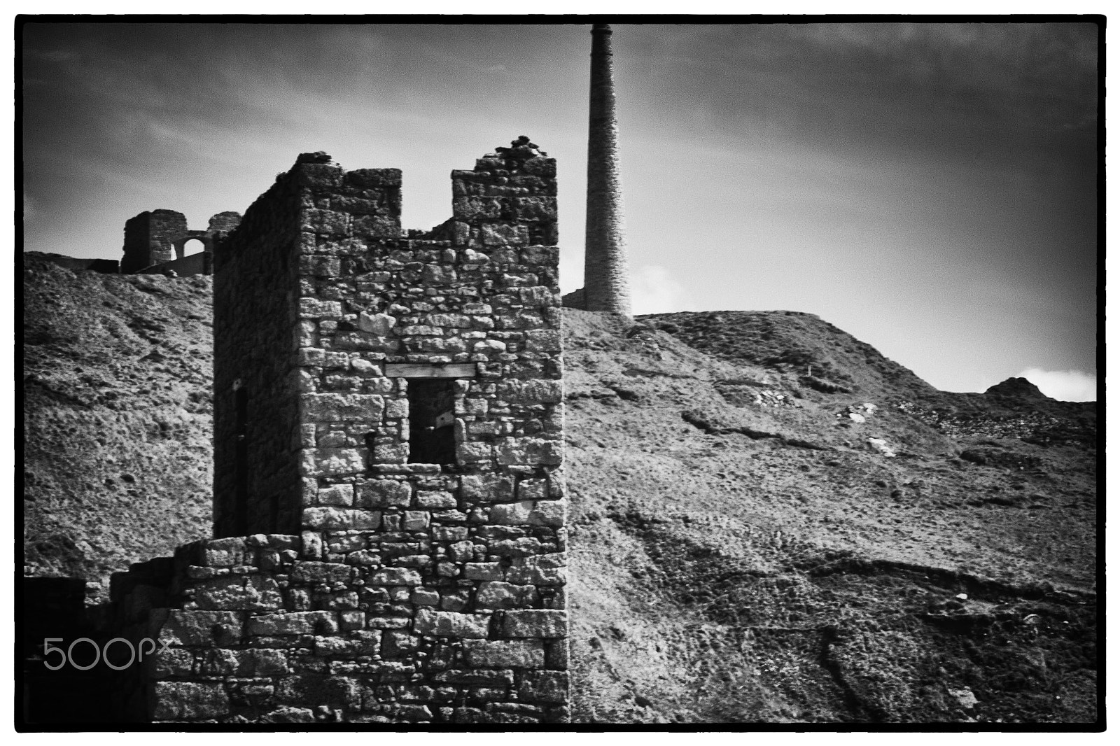 Canon EF 100-300mm F4.5-5.6 USM sample photo. Tin mine cornwall photography