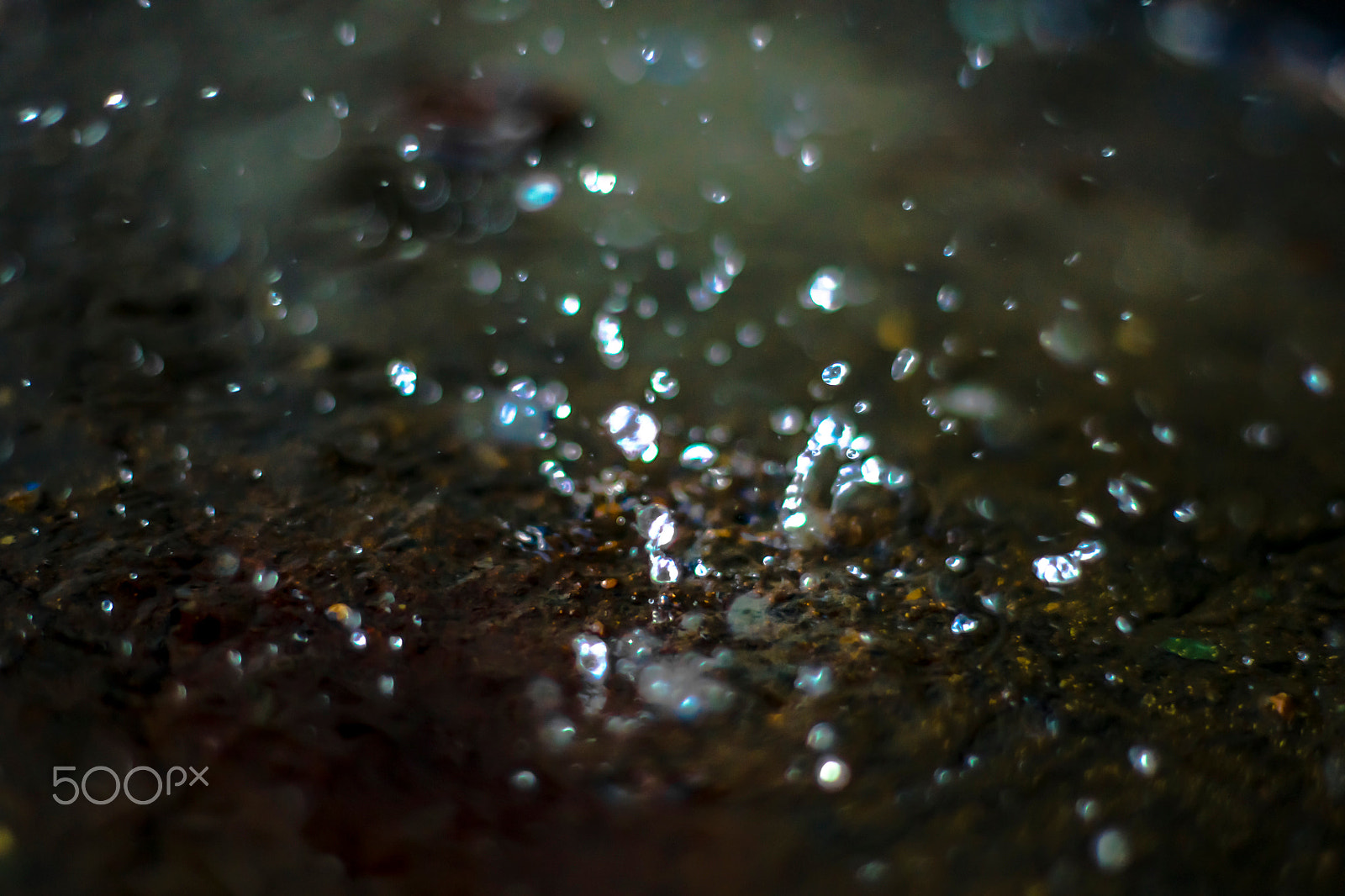 Sony Alpha DSLR-A500 + Sony 50mm F1.4 sample photo. Drop hits the ground photography