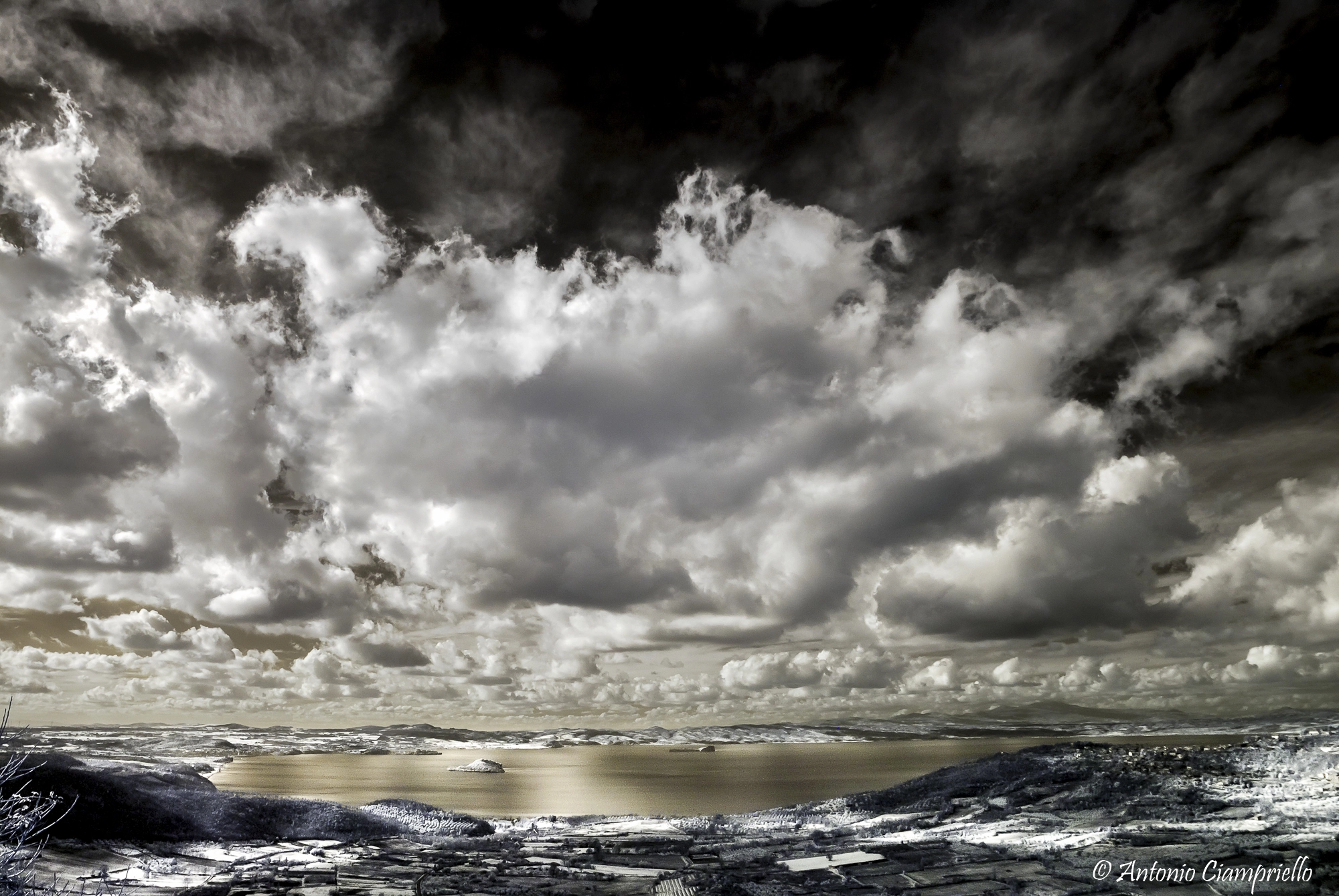Samyang 14mm F2.8 ED AS IF UMC sample photo. Bolsena lake photography