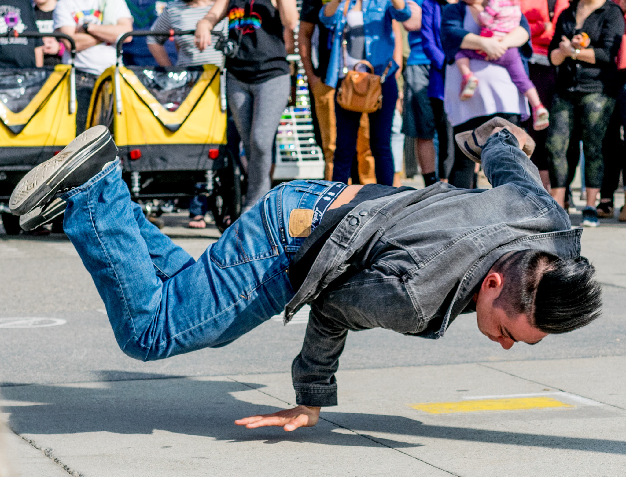 Nikon D5300 + Sigma 35mm F1.4 DG HSM Art sample photo. Venice beach dancing photography