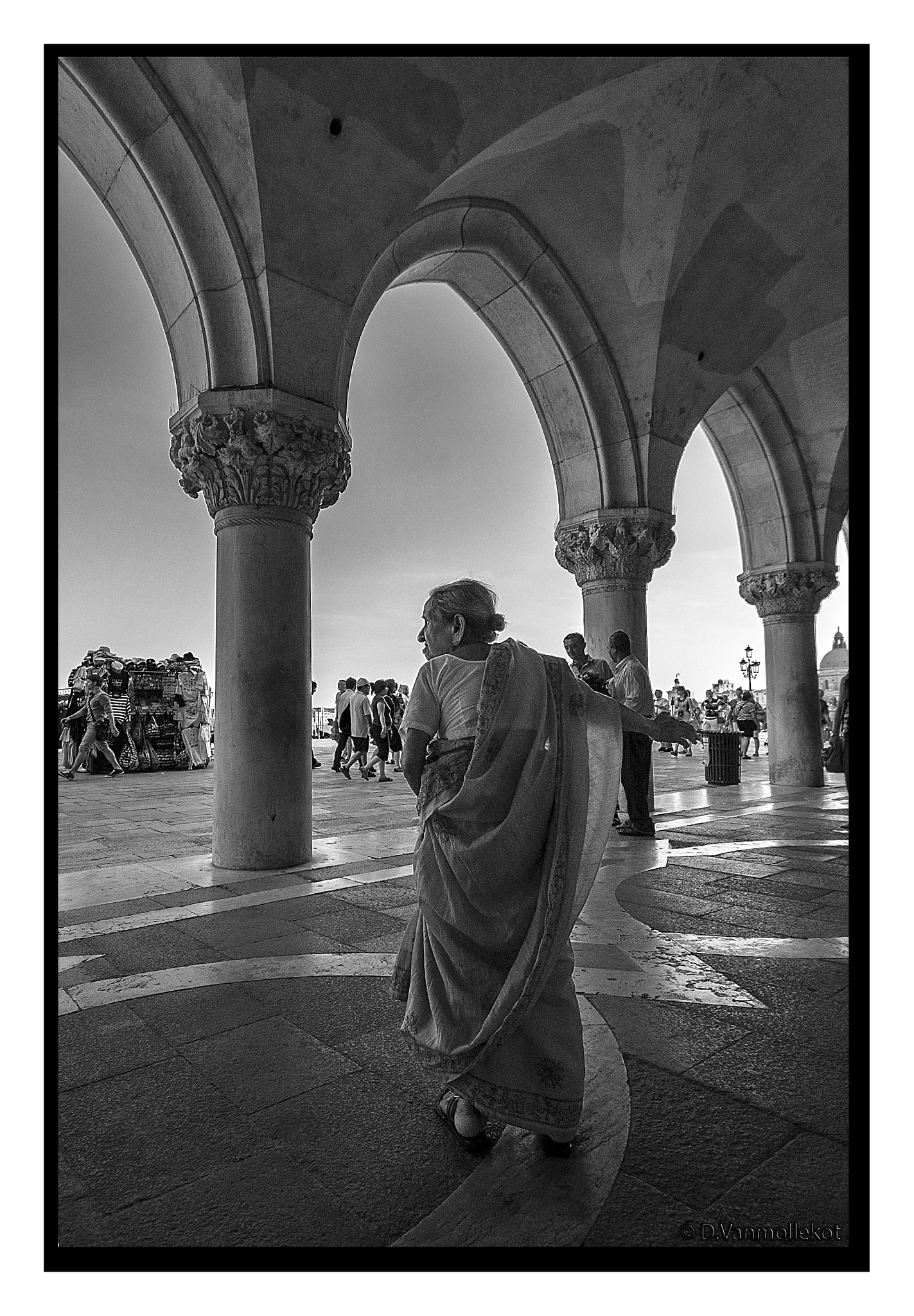 Sigma 8-16mm F4.5-5.6 DC HSM sample photo. Venise b/w photography
