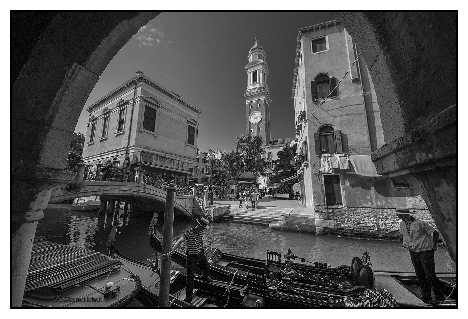 Sigma 8-16mm F4.5-5.6 DC HSM sample photo. Venise b/w photography