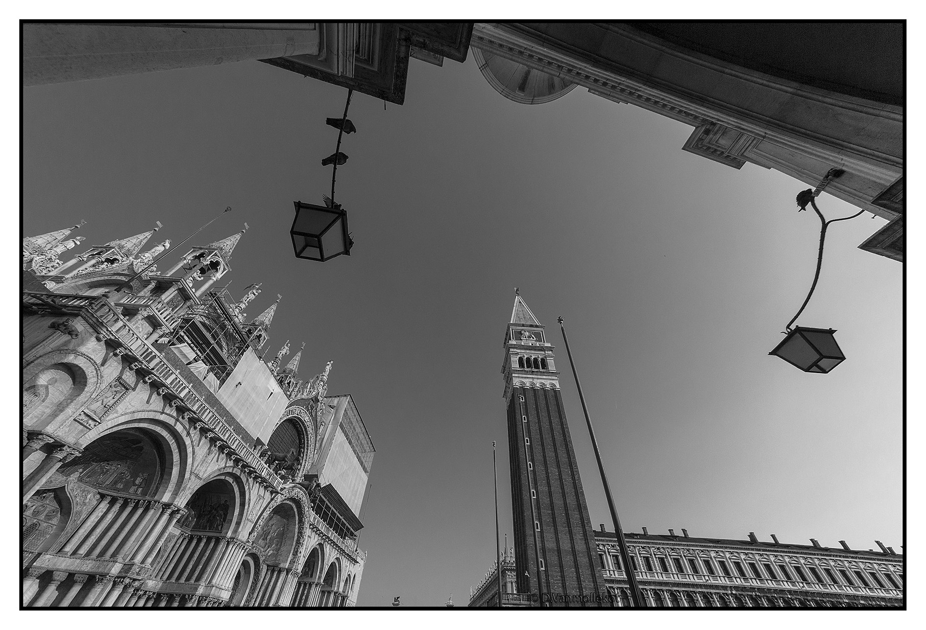 Sigma 8-16mm F4.5-5.6 DC HSM sample photo. Venise b/w photography