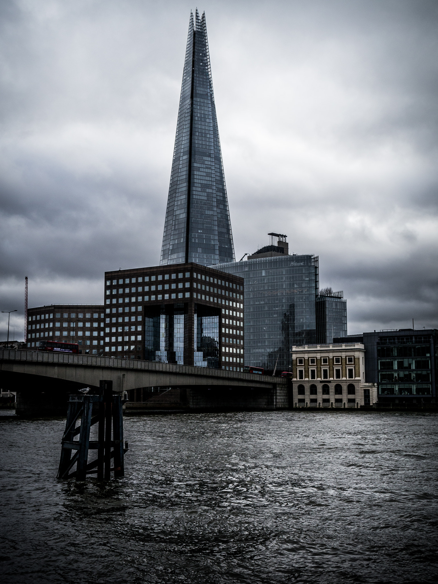 Panasonic Lumix DMC-G3 sample photo. Shard into the sky photography