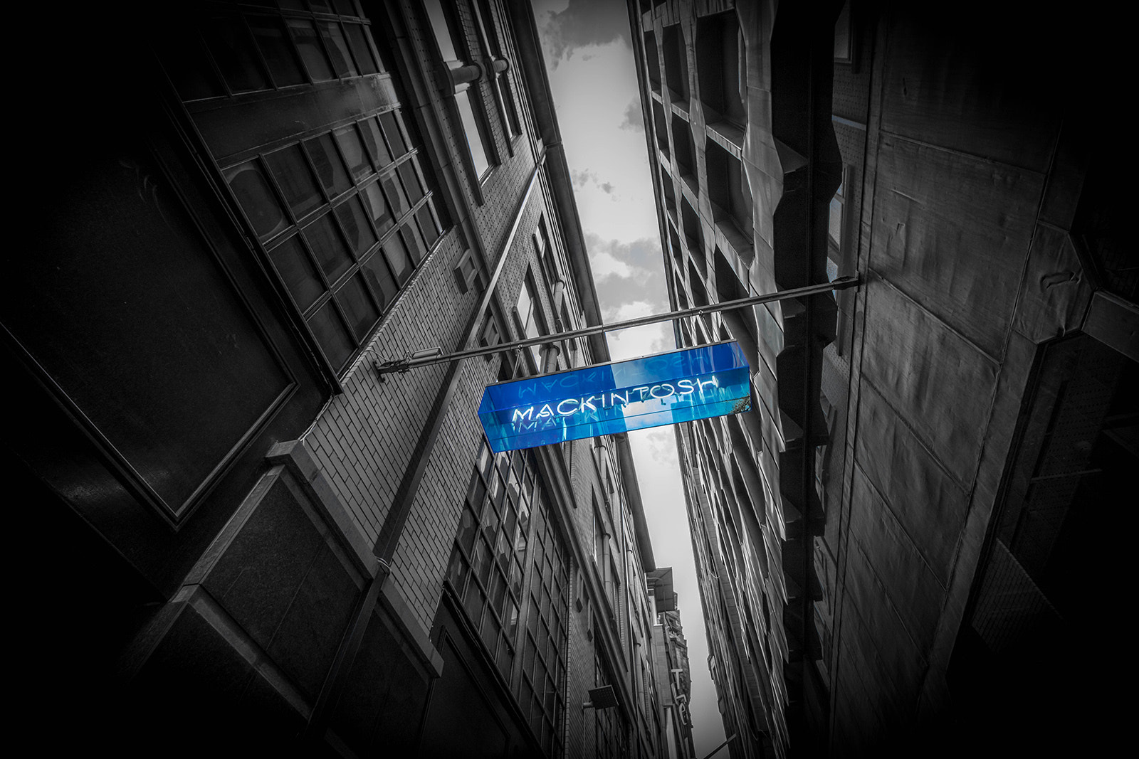 Canon EF-S 10-18mm F4.5–5.6 IS STM sample photo. Mitchell lane, glasgow photography