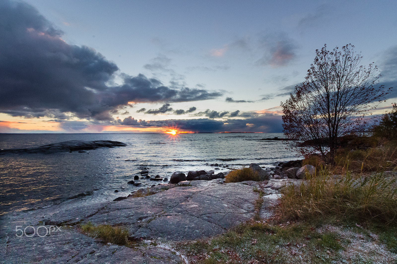 Canon EF-S 10-18mm F4.5–5.6 IS STM sample photo. Sunset on the lake photography
