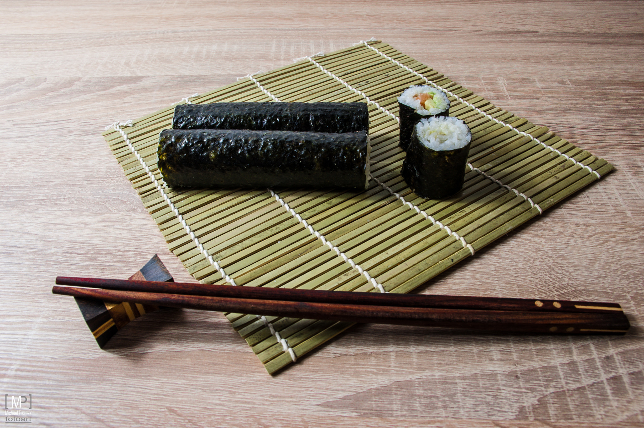 Nikon D50 + Sigma 18-50mm F3.5-5.6 DC sample photo. Do sushi photography