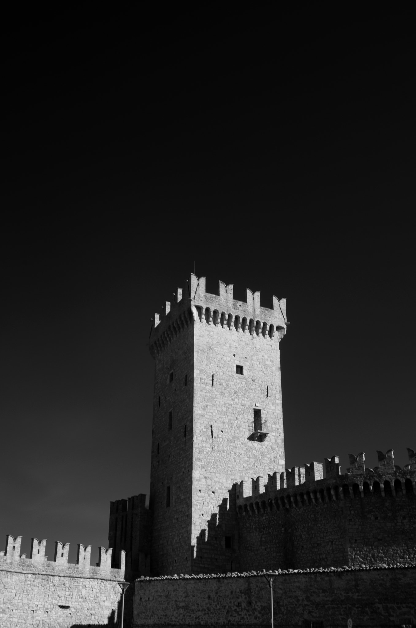 Pentax smc DA 12-24mm F4.0 ED AL (IF) sample photo. Vigoleno infrared photography