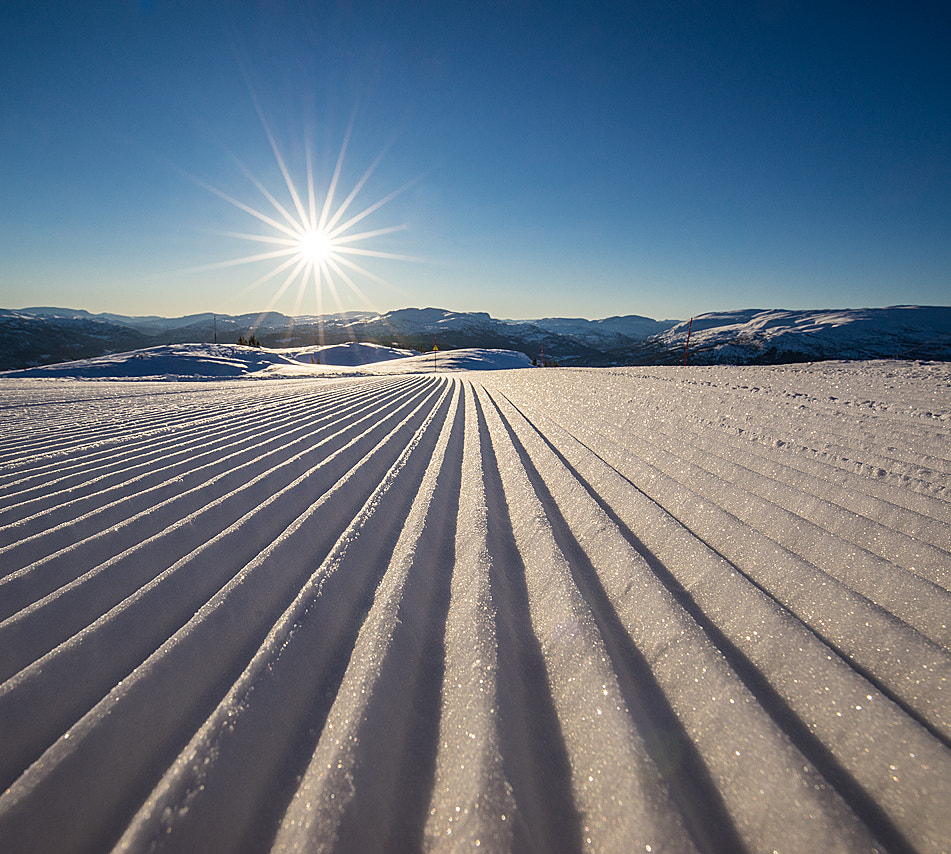 Sony a7R + Canon EF 16-35mm F4L IS USM sample photo. Snow lines photography