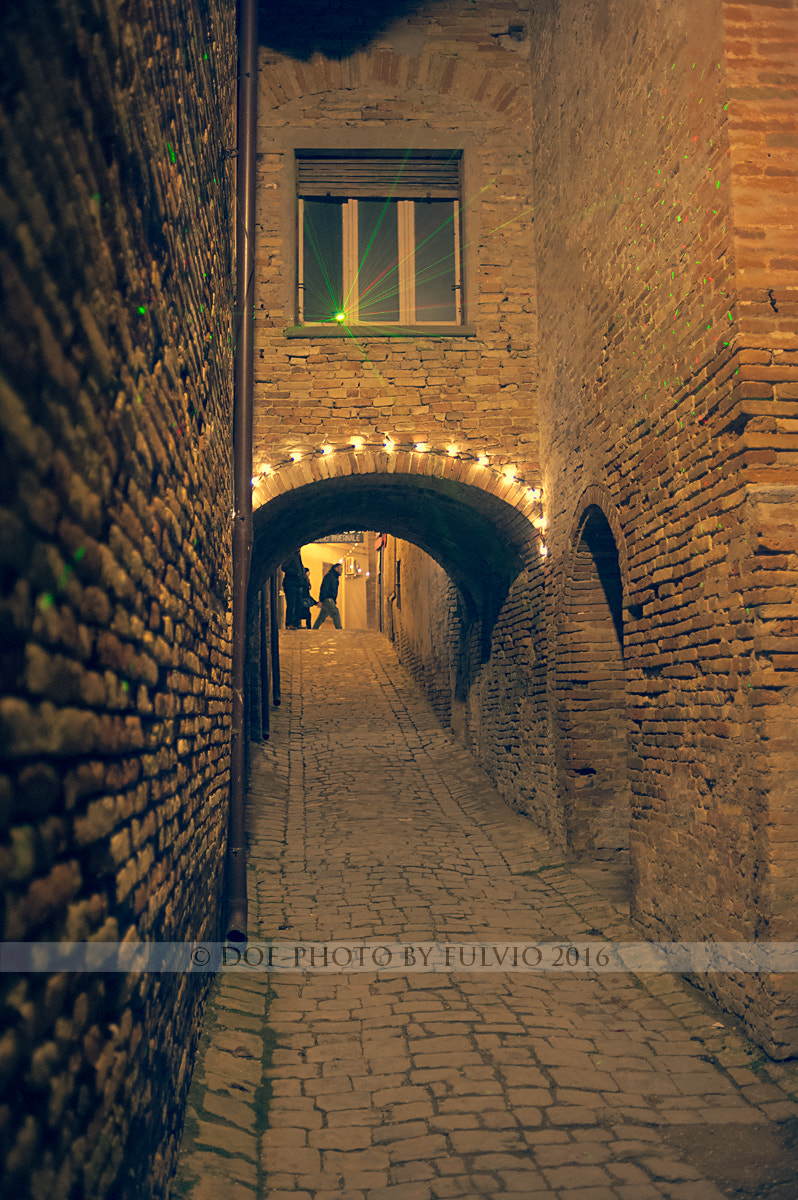 Nikon D3 + Nikon AF Nikkor 35mm F2D sample photo. Laser in the alley photography