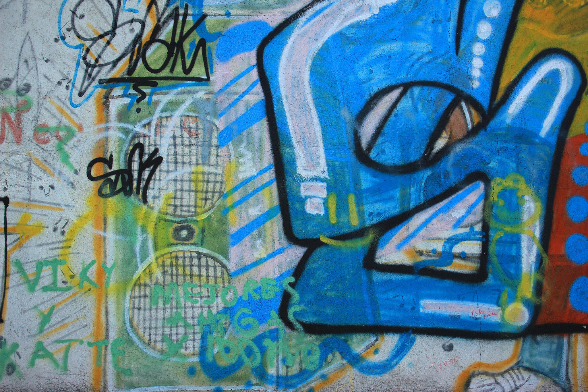 Canon EF-S 18-55mm F3.5-5.6 sample photo. Graffiti on a wall photography