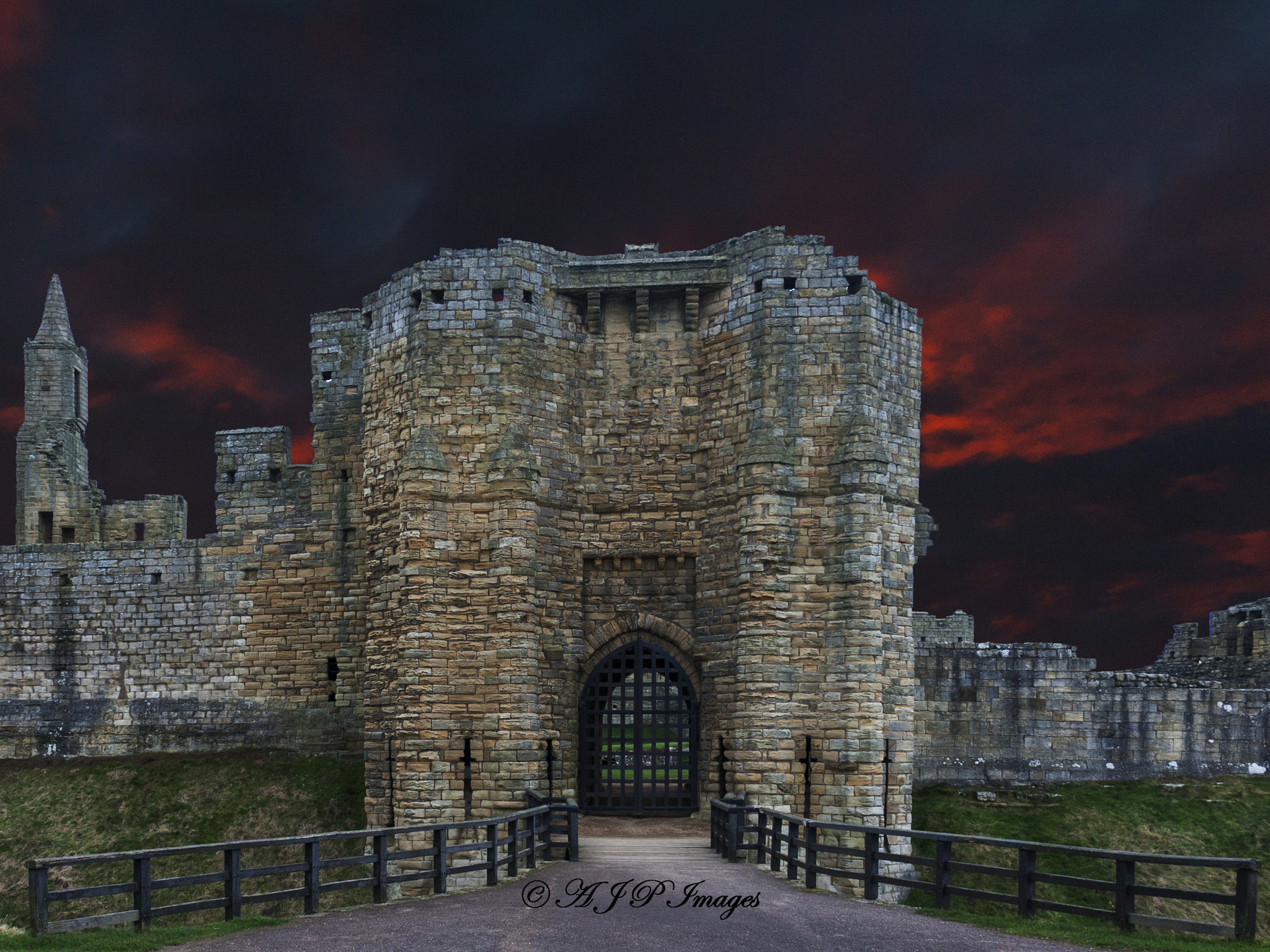 Canon EOS 400D (EOS Digital Rebel XTi / EOS Kiss Digital X) sample photo. Warkworth castle looking north photography