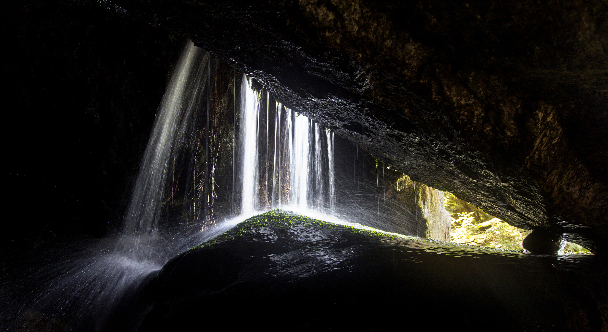 Canon EF-S 10-18mm F4.5–5.6 IS STM sample photo. The cave of falling water. photography