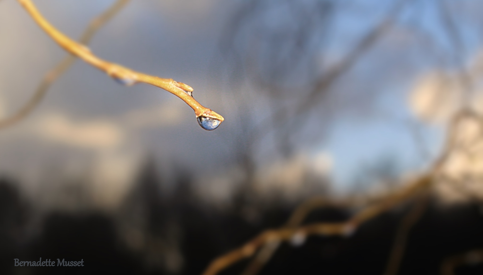 Canon EF-S 18-55mm F3.5-5.6 sample photo. Drop sky dark clouds photography