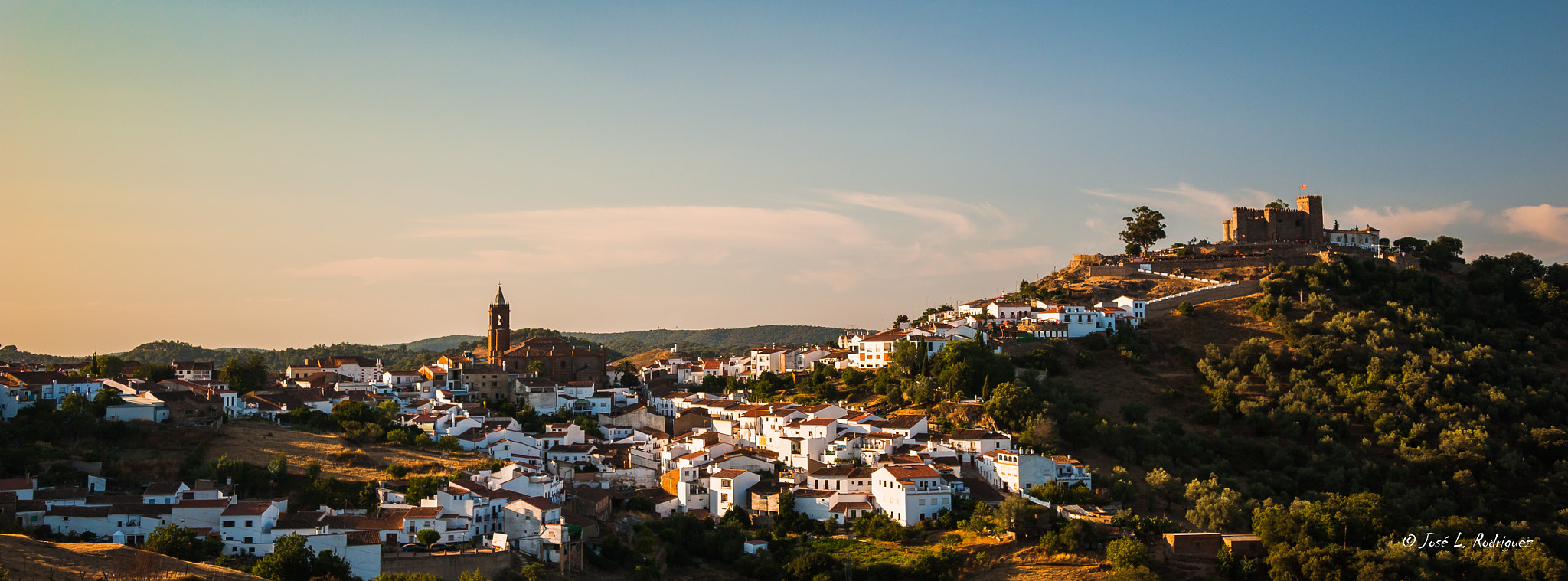 Nikon D700 + Sigma 20-40mm F2.8 sample photo. Pueblo andaluz. cortegana, huelva. photography