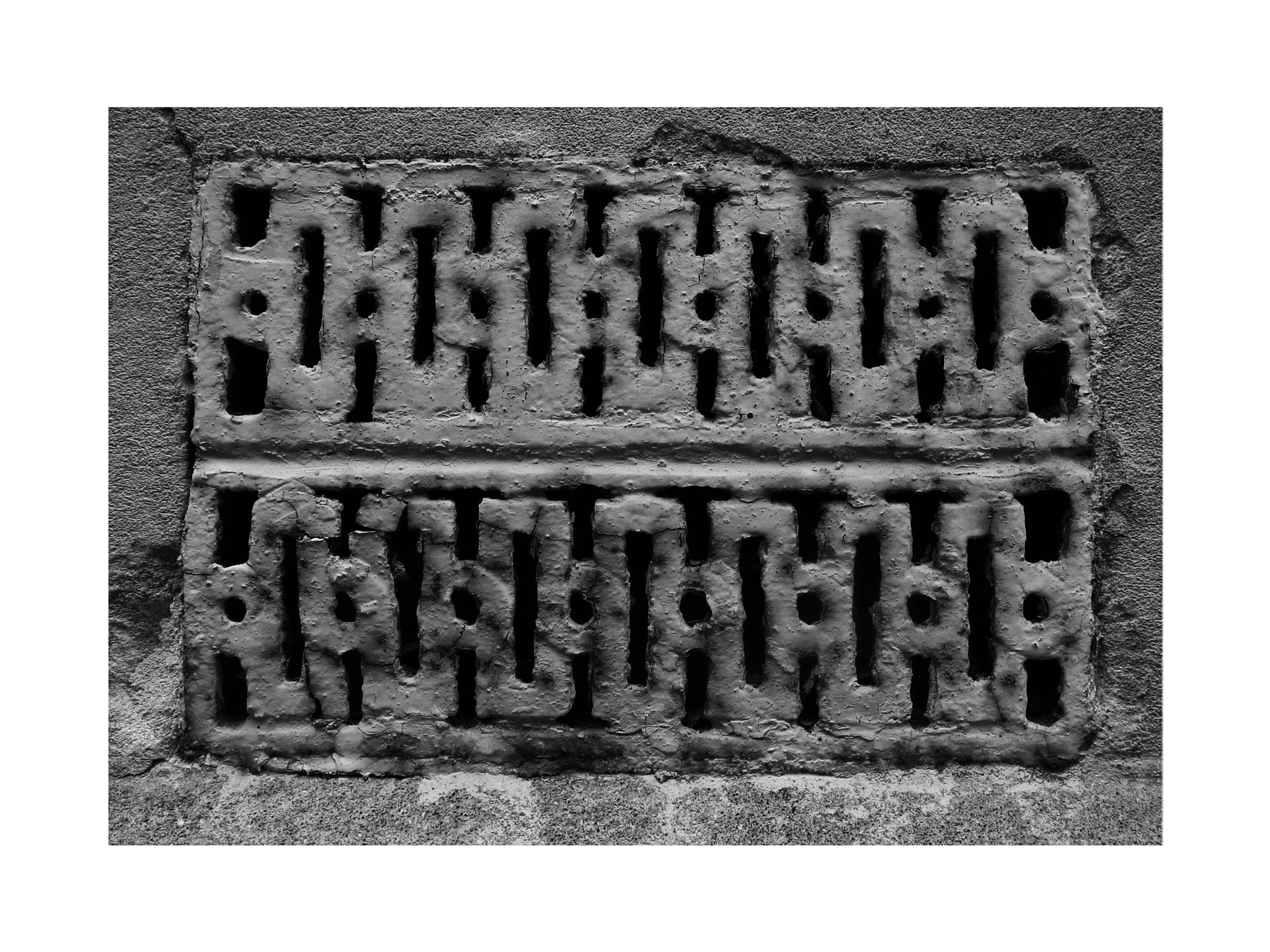 Canon PowerShot ELPH 530 HS (IXUS 510 HS / IXY 1) sample photo. Hieroglyphics...perhaps photography