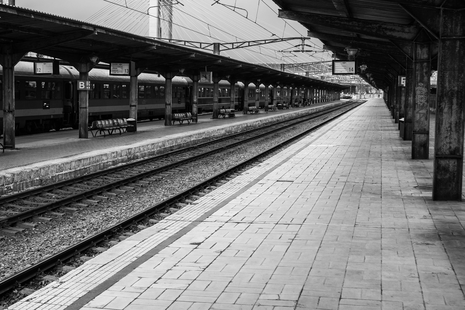 Sony a99 II + Sigma 17-70mm F2.8-4.5 (D) sample photo. Bucharest north train station photography